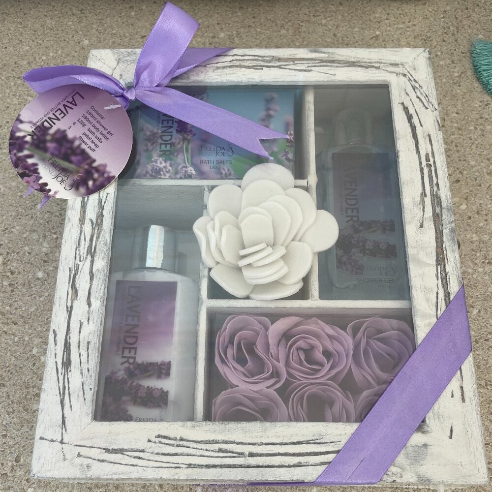 NWT Lavender Body Care Gift Set